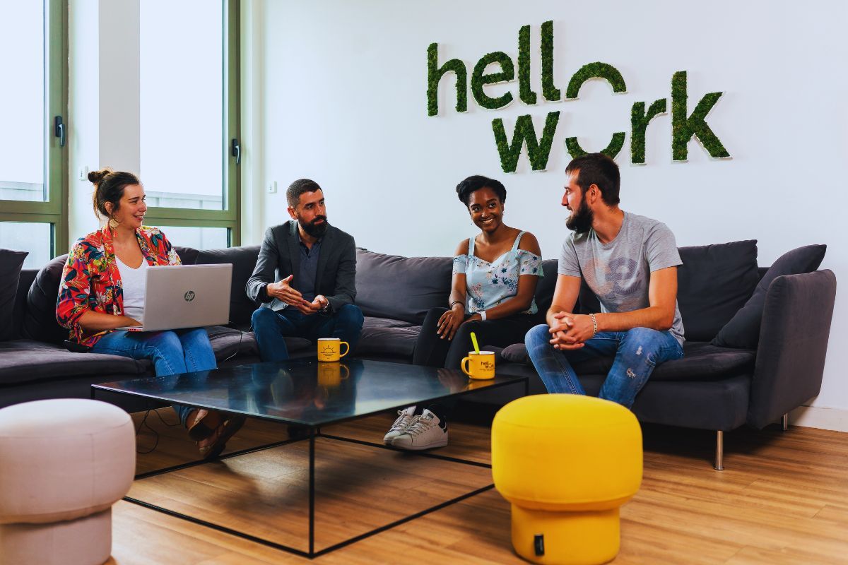 Comment trouver un emploi grâce à HelloWork : la plateforme incontournable pour accélérer votre recherche