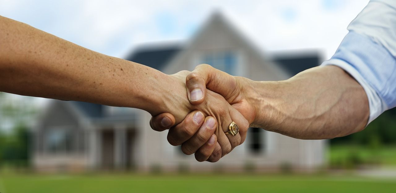 Le contact ! L'un des principaux attraits du métier d'agent immobilier.