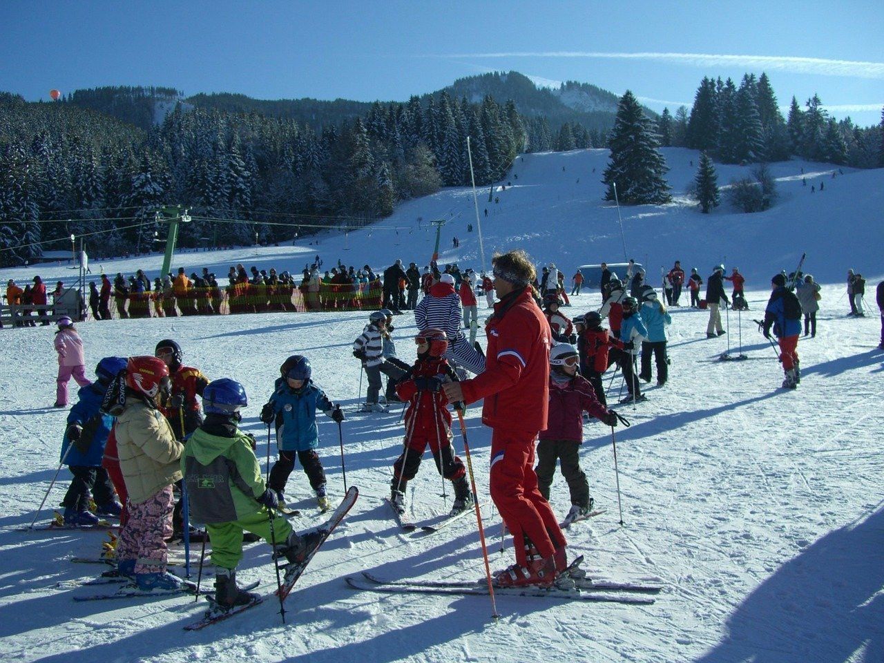 Enseignez le ski à des apprentis de tous horizons